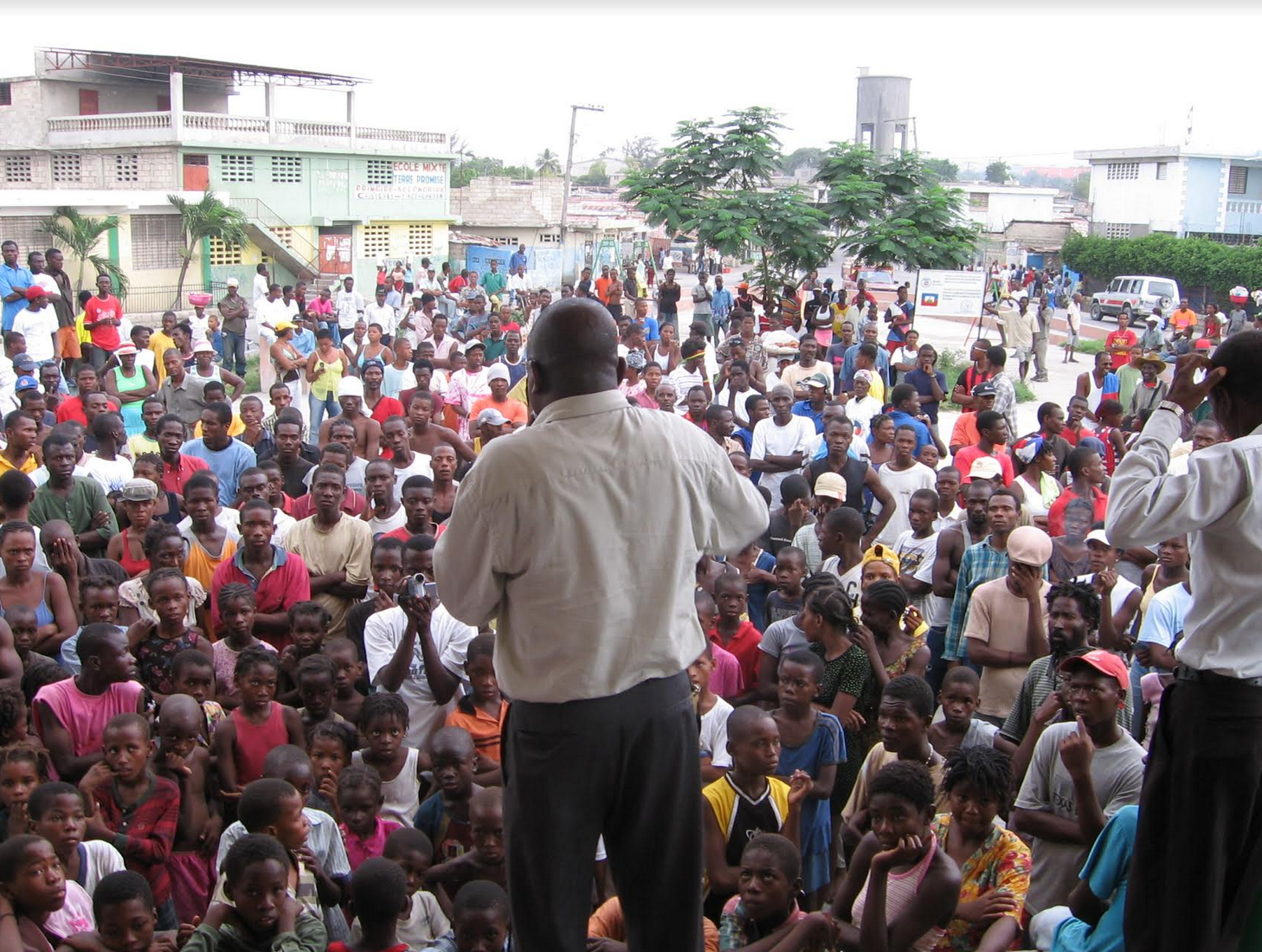 Read more about the article Le BAI Dénonce la Nomination d’un Ex-Tortionnaire du coup d’état sanglant du 30 septembre 1991 au soi-disant Haut Etat-Major des Forces Armées d’Haïti